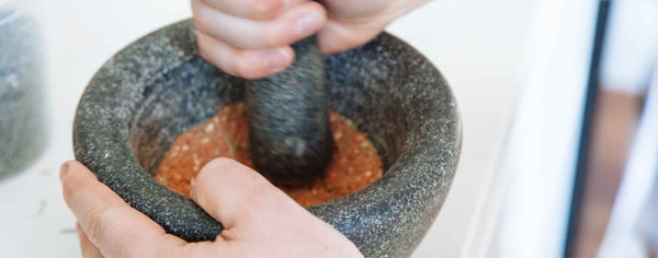 Menopauze: Hoe krachtige kruiden je kunnen ondersteunen bij de overgang - Insentials