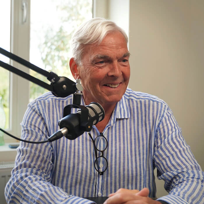 Dr chris van der linden